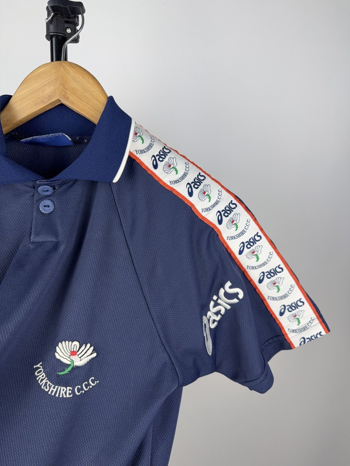 Asics × Vintage Vintage Asics Yorkshire Cricket Polo Shirt Made in UK 2000s Size US XS / EU 42 / 0 - 2 Thumbnail