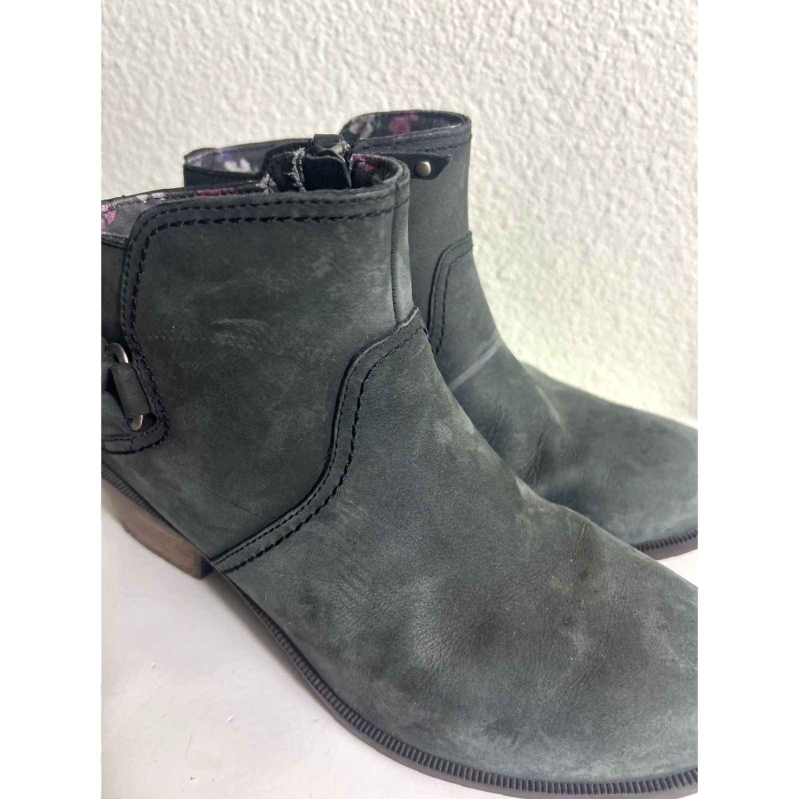 Teva Teva Bootie Women Olive Green Leather Ankle Zip Close Block Heel 8 Size Shoes Size US 8 / IT 38 - 3 Thumbnail