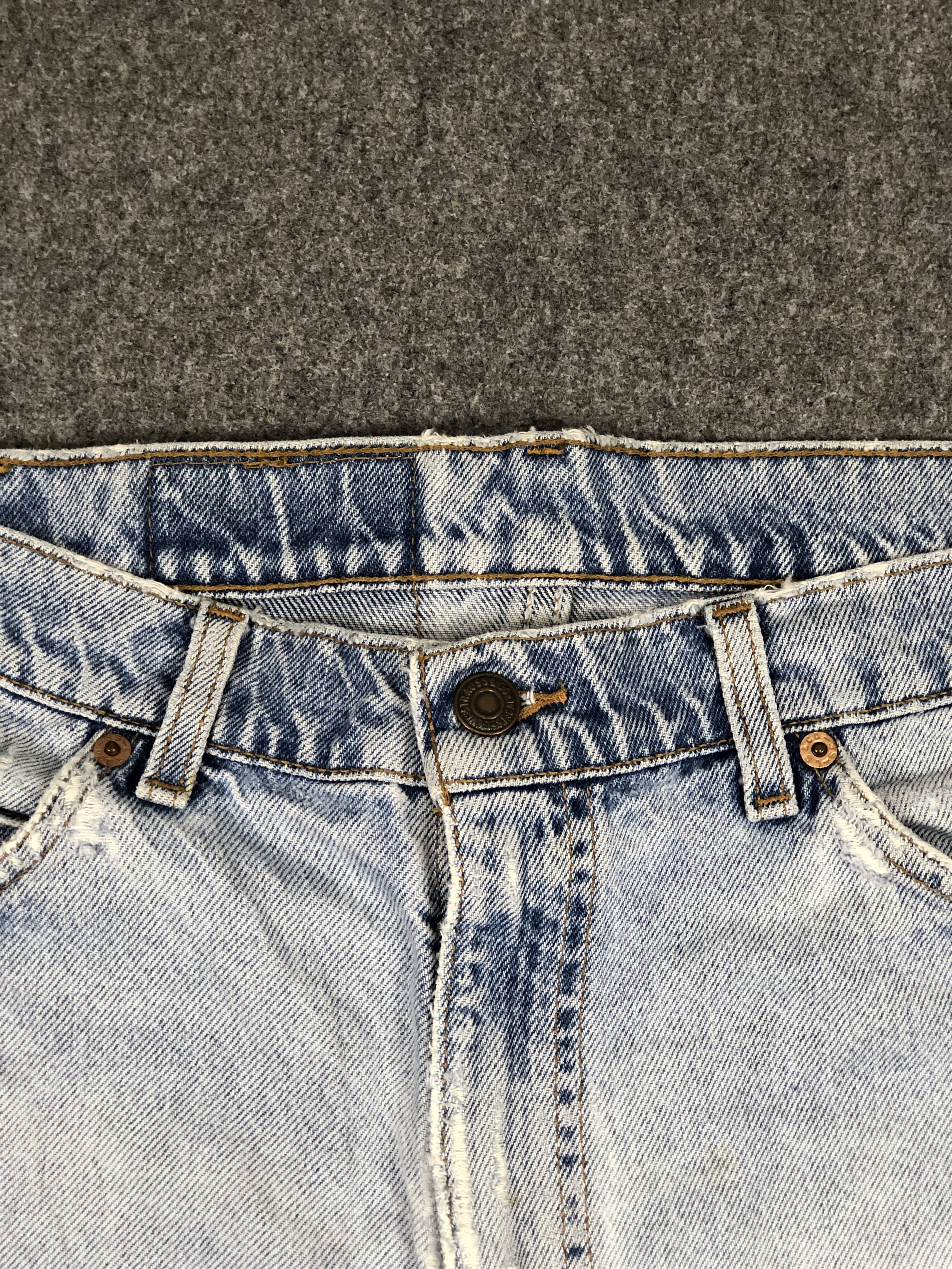 Levi's Distressed Vintage 90s Levis Light Washed Jeans DP2358 Size US 31 - 9 Thumbnail