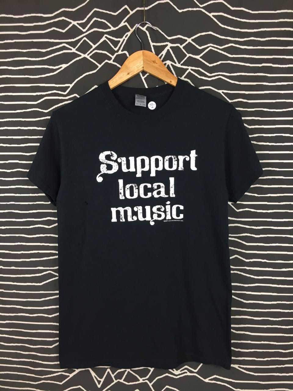 Gildan × Vintage Support Local Music Statement Quote Wording Tee Size US S / EU 44-46 / 1 - 2 Thumbnail