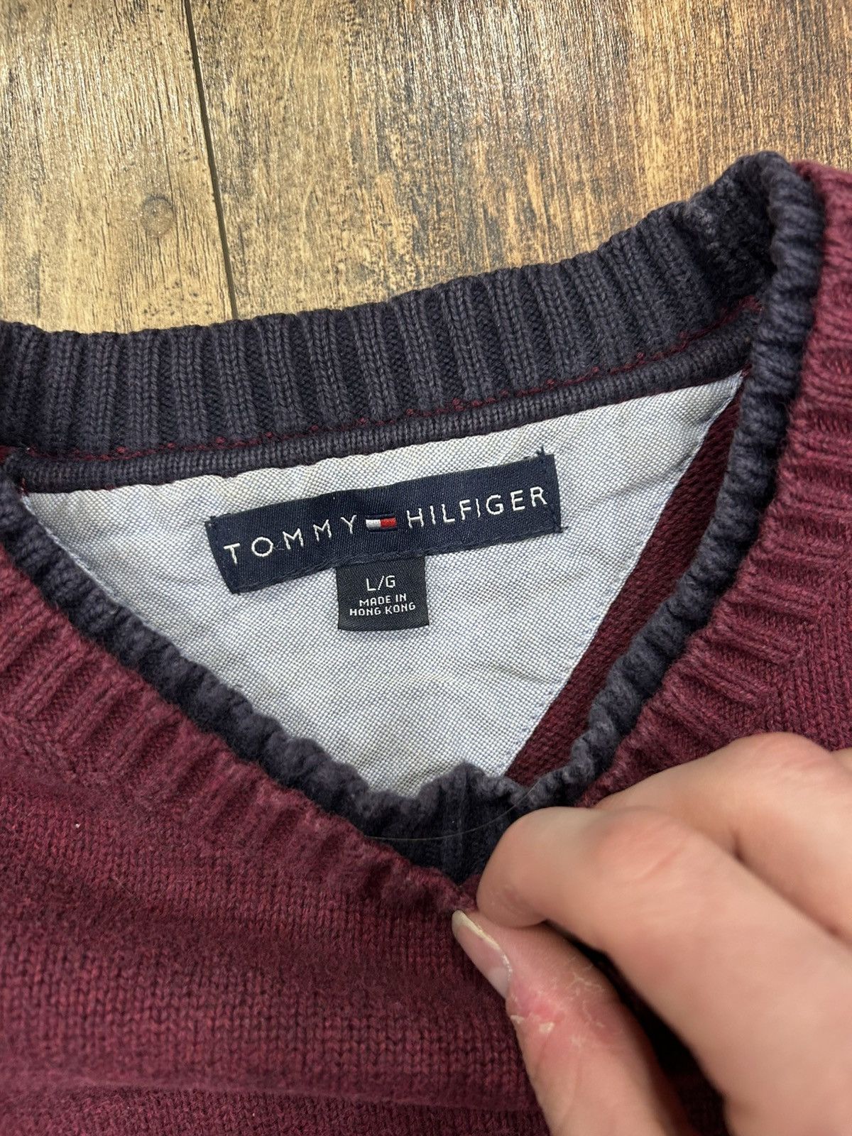 Tommy Hilfiger Vintage Tommy Hilfiger Sweater Size US L / EU 52-54 / 3 - 3 Thumbnail