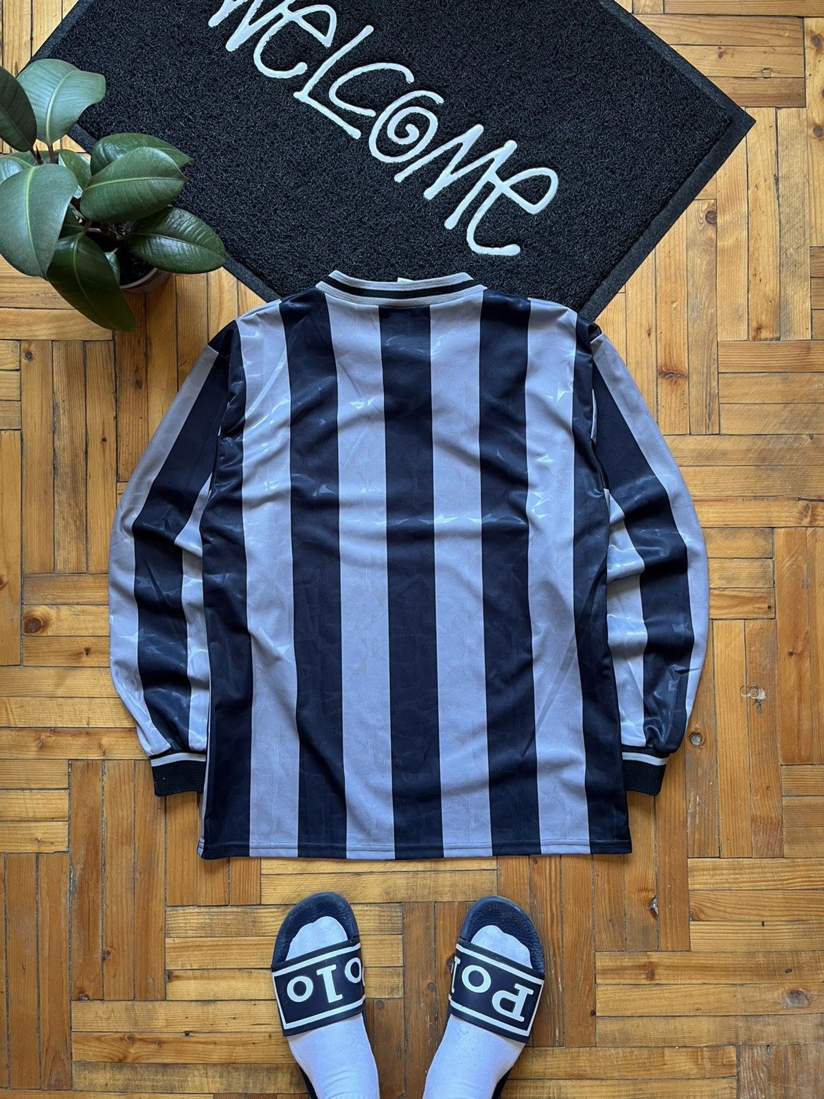 Nutmeg × Vintage Vintage UEFA CHAMPIONS LEAGUE 1990's Soccer Jersey By Nutmeg Size US M / EU 48-50 / 2 - 5 Thumbnail