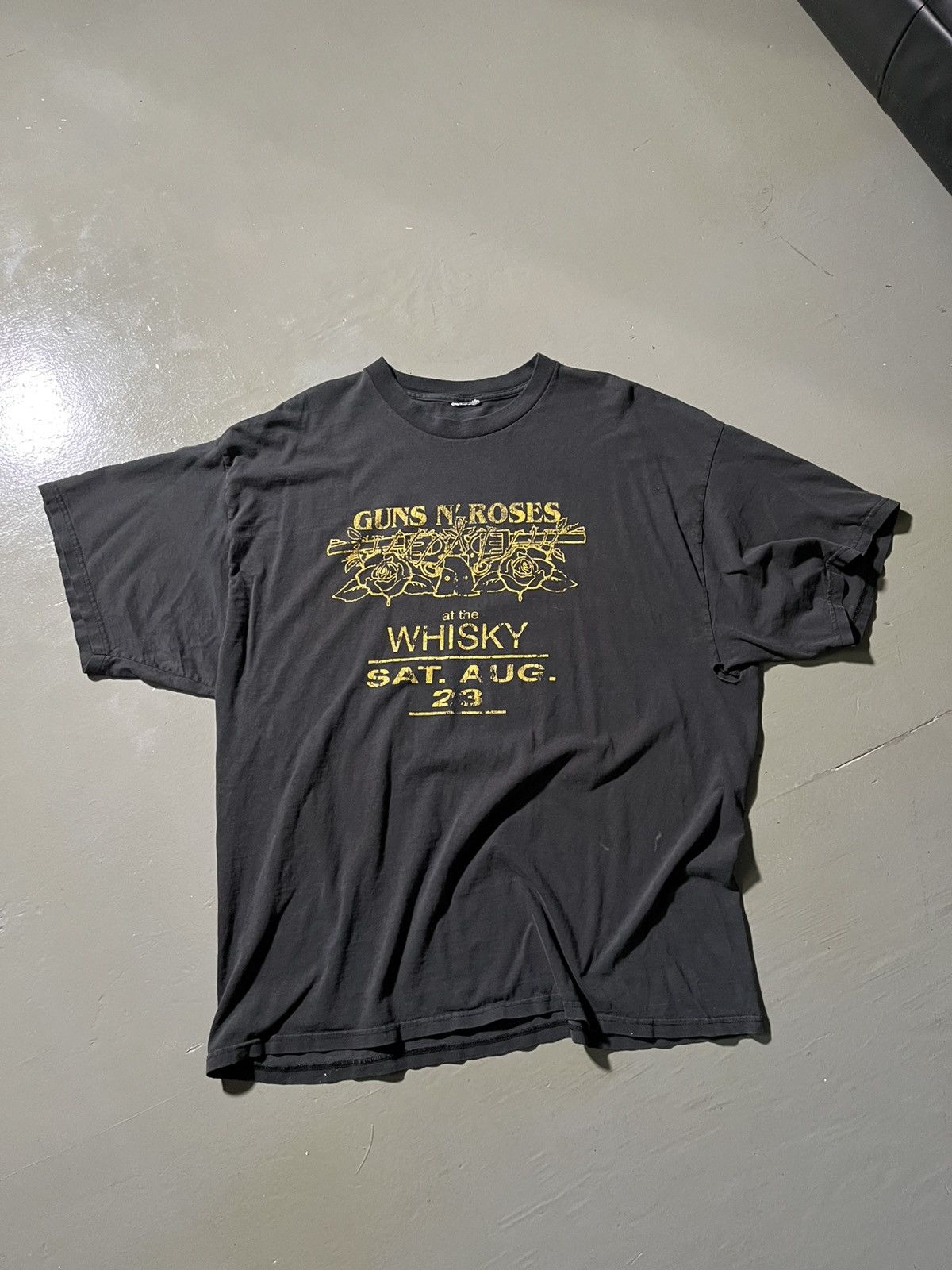 Vintage Vintage reissue Guns N’ Roses “At The Whisky” t-shirt Size US XXL / EU 58 / 5 - 1 Thumbnail
