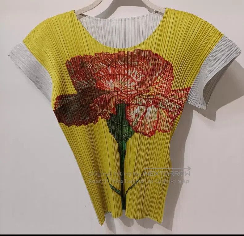 Issey Miyake Issey Miyake Yellow Printed Short Sleeve Top Size L / US 10 / IT 46 - 1 Thumbnail