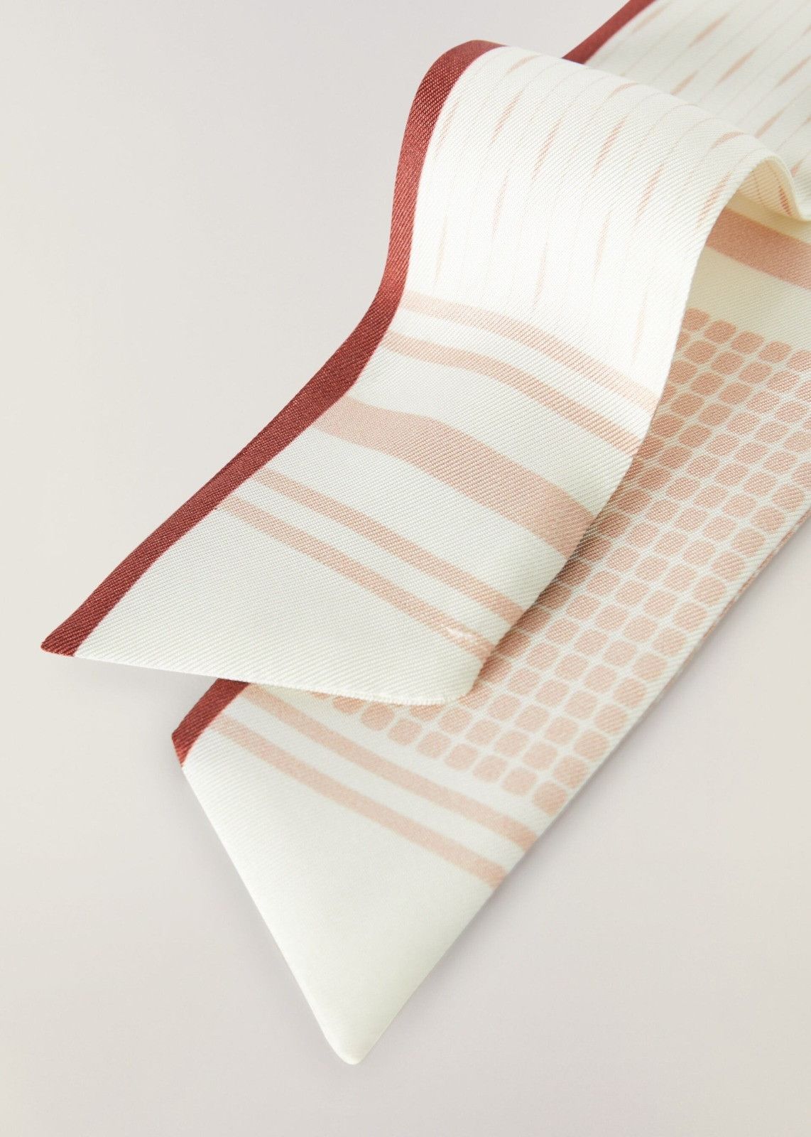 Loro Piana o1srvl11e0824 Size: OS / Galleria Neck Scarf in Multicolor Size ONE SIZE - 2 Thumbnail