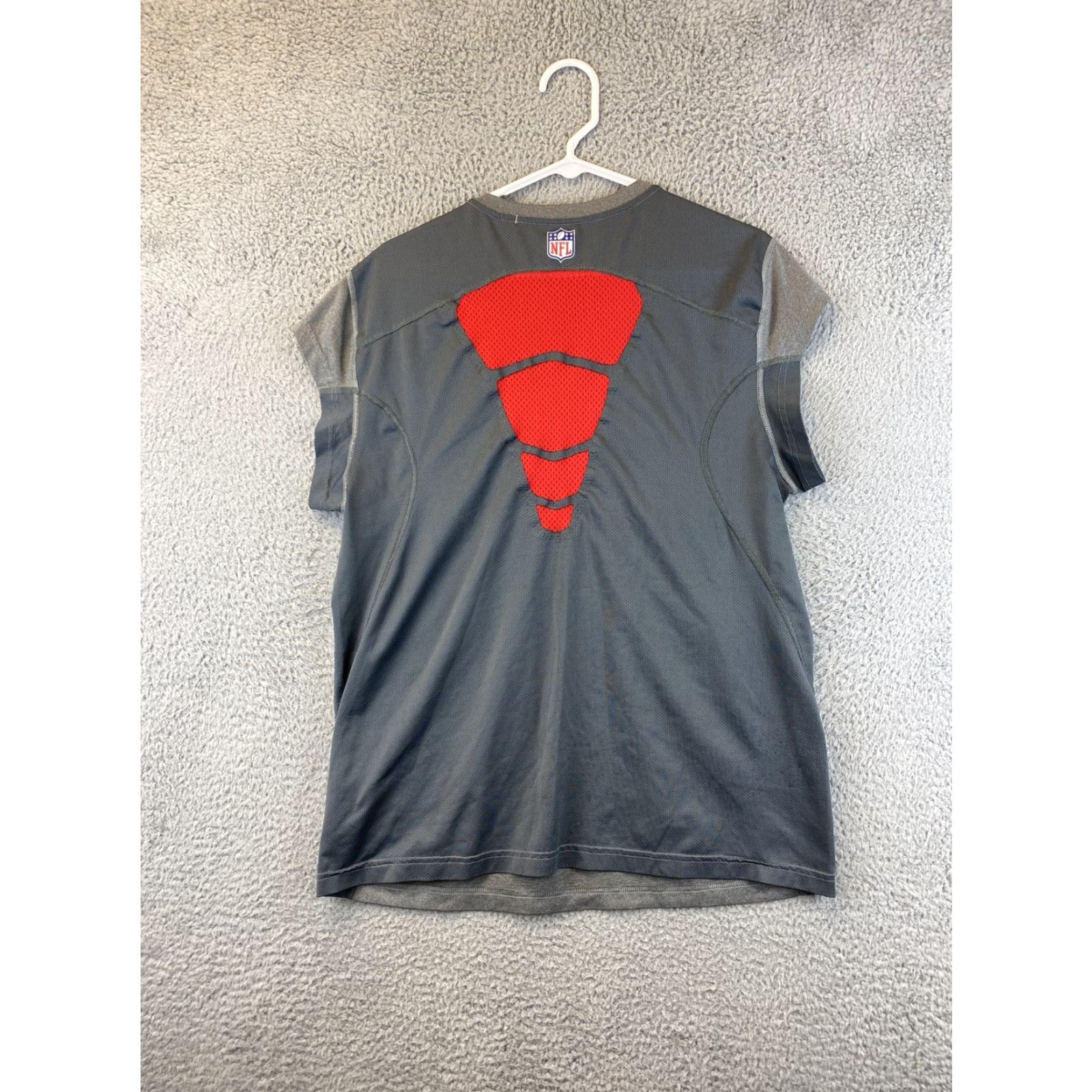 Nike Nike Men Activewear Top L Gray Buccaneers Tank Dri-Fit Running Logo / 80-36 Size US L / EU 52-54 / 3 - 7 Thumbnail