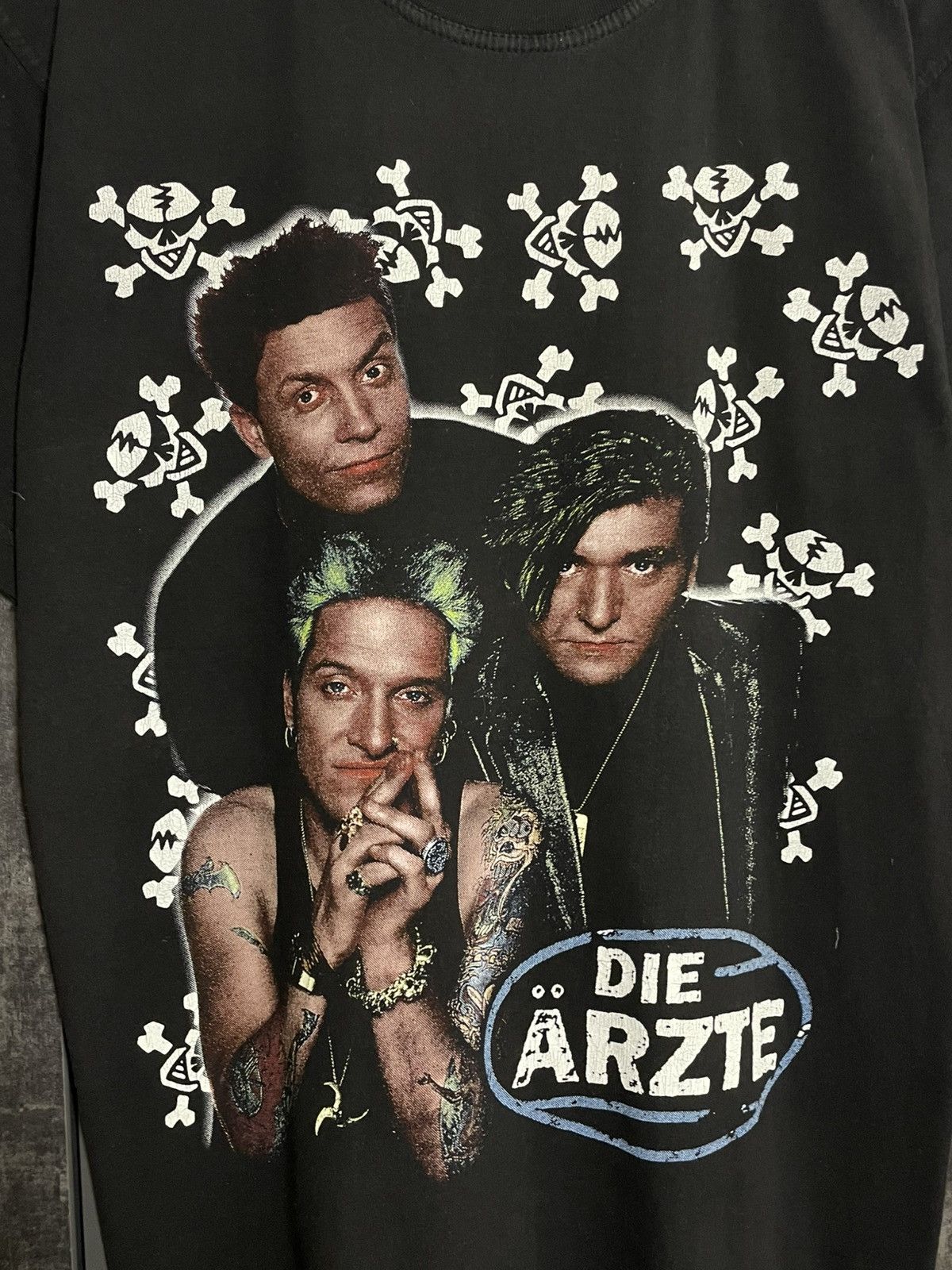 Band Tees Vintage 90s Die Arzte Skull Rock Band T Shirt Oasis Deftones Size US M / EU 48-50 / 2 - 7 Thumbnail