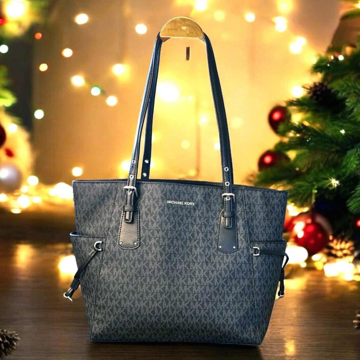 Michael Kors Michael Kors Black Signature Voyager East West Tote Size ONE SIZE - 1 Thumbnail