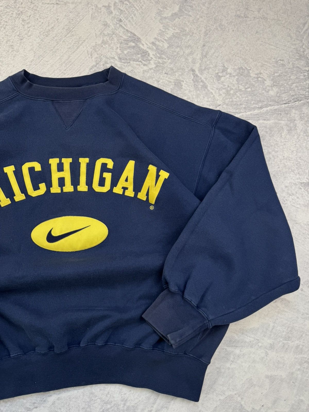Nike × Vintage NIKE MICHIGAN VINTAGE CENTER LOGO OVERSIZE BOXY SWEATSHIRT Size US M / EU 48-50 / 2 - 4 Thumbnail