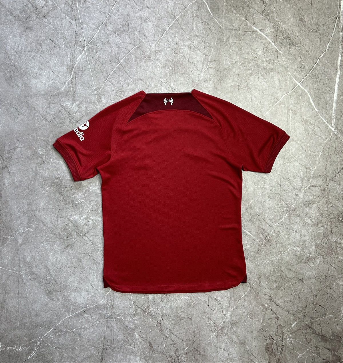 Nike Vintage Nike Liverpool LFC Jersey Soccer T shirt Y2K Size US S / EU 44-46 / 1 - 2 Thumbnail