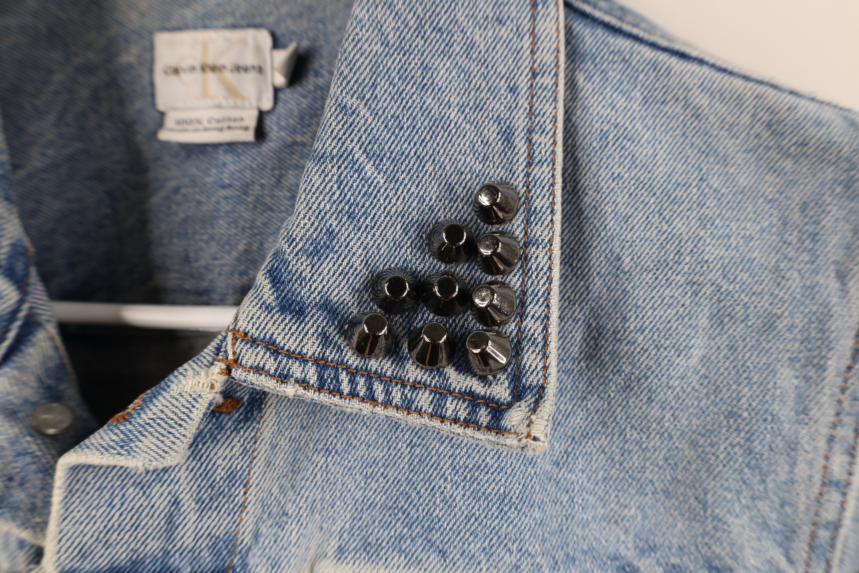 Calvin Klein Vintage 90s Calvin Klein Cropped Battle Denim Trucker Jacket Size L / US 10 / IT 46 - 6 Thumbnail