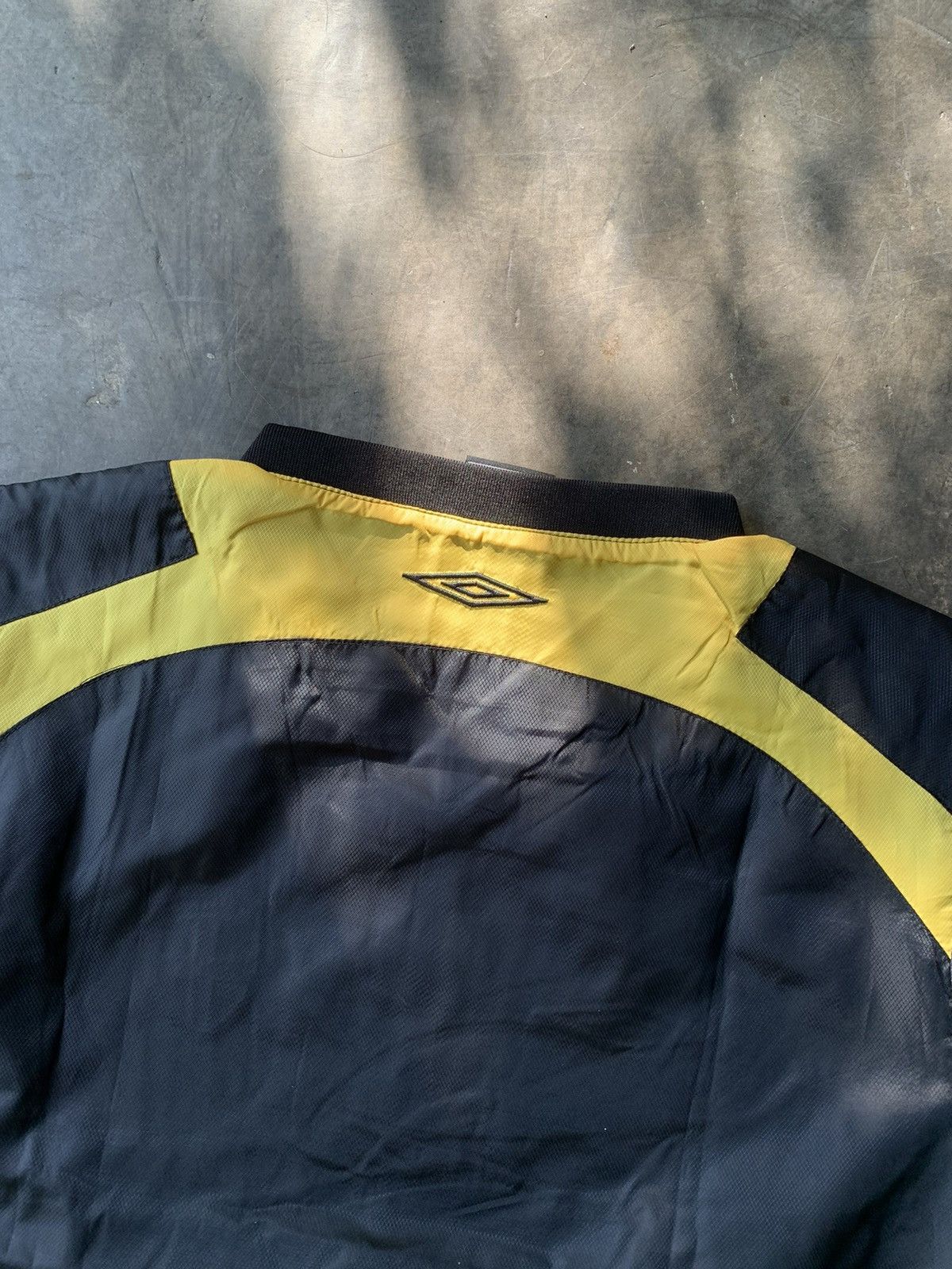 Umbro 00s - Umbro england Jersey LS (black yellow) Size US M / EU 48-50 / 2 - 4 Thumbnail