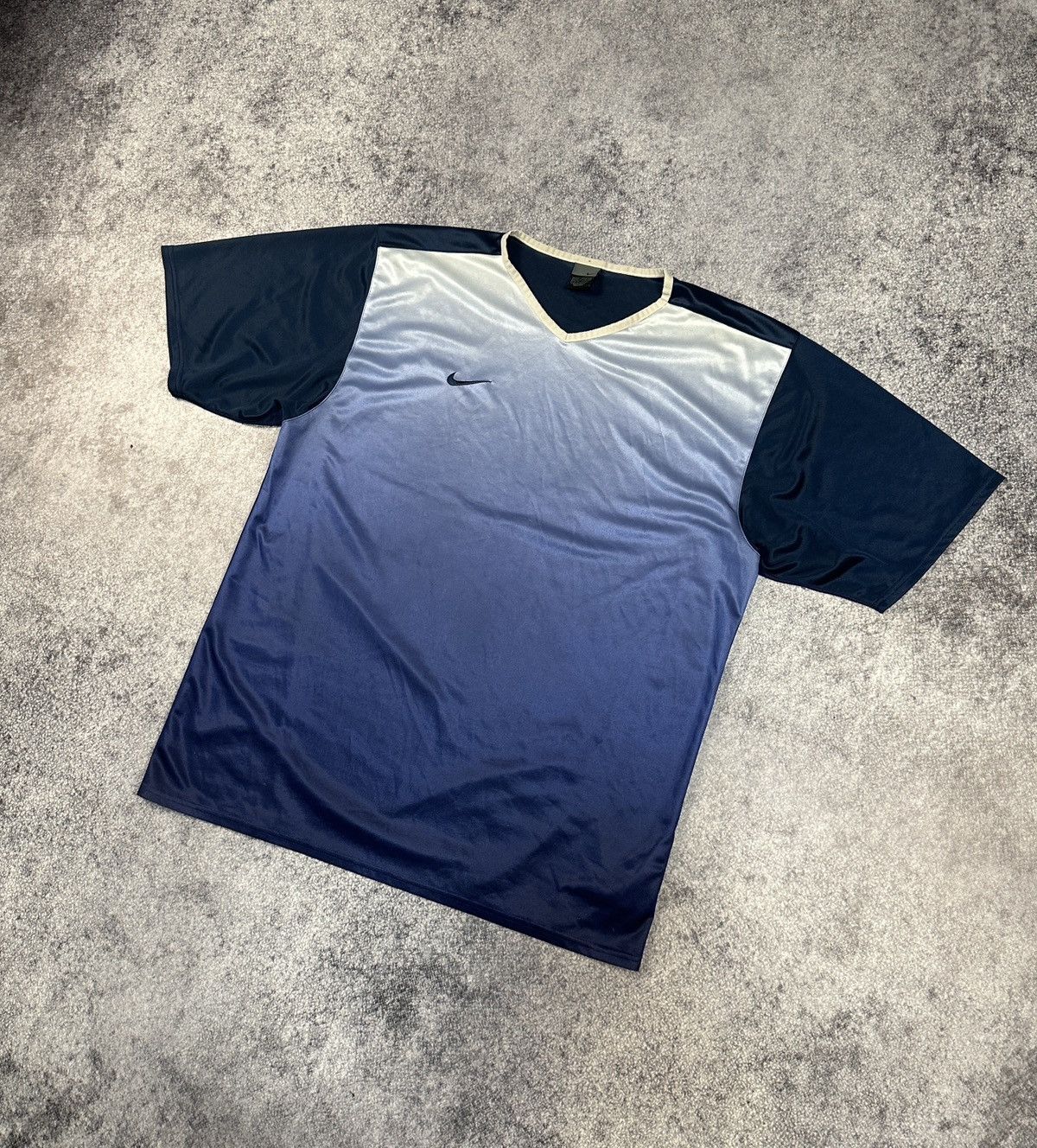 Vintage Y2k vintage Nike t-shirt Streetwear logo casual style rare L Size US L / EU 52-54 / 3 - 1 Thumbnail