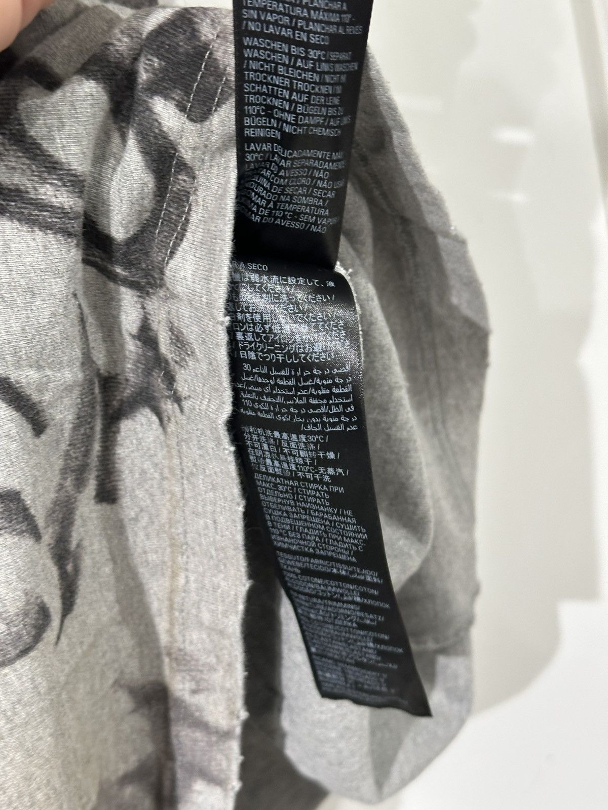 Balenciaga Balenciaga Skater Graffiti Distressed Logo T-Shirt Size 2 Size US L / EU 52-54 / 3 - 7 Thumbnail