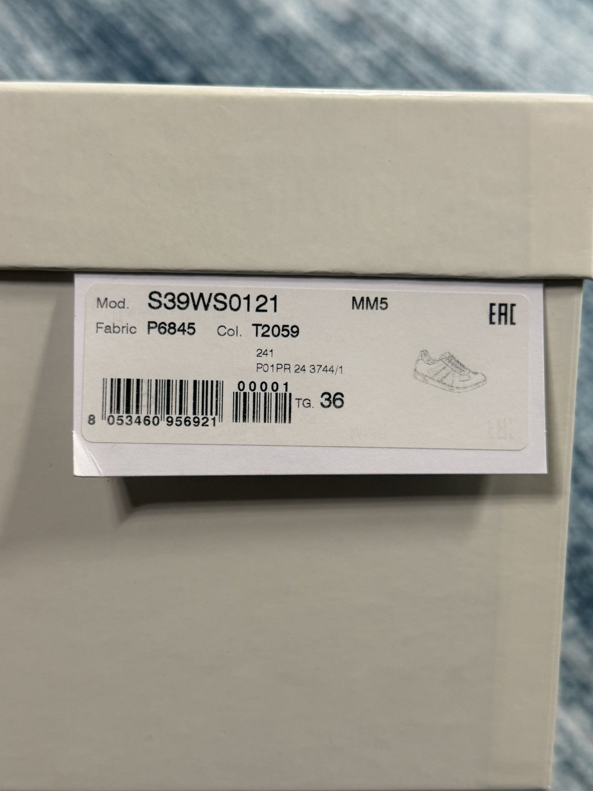 Maison Margiela Maison Margiela Replica Low Beige Gum Sole Sneakers Size US 6 / IT 36 - 6 Thumbnail