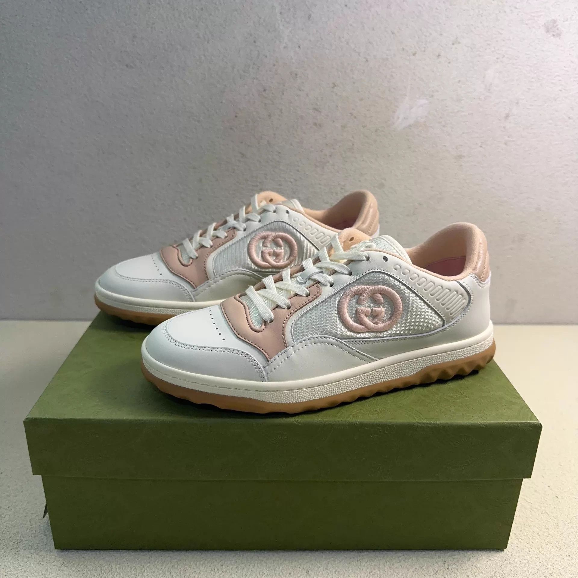 Gucci Gucci MAC80 Leather Low Top Women's White Pink 36.5/37/37.5 Size US 7 / IT 37 - 1 Thumbnail