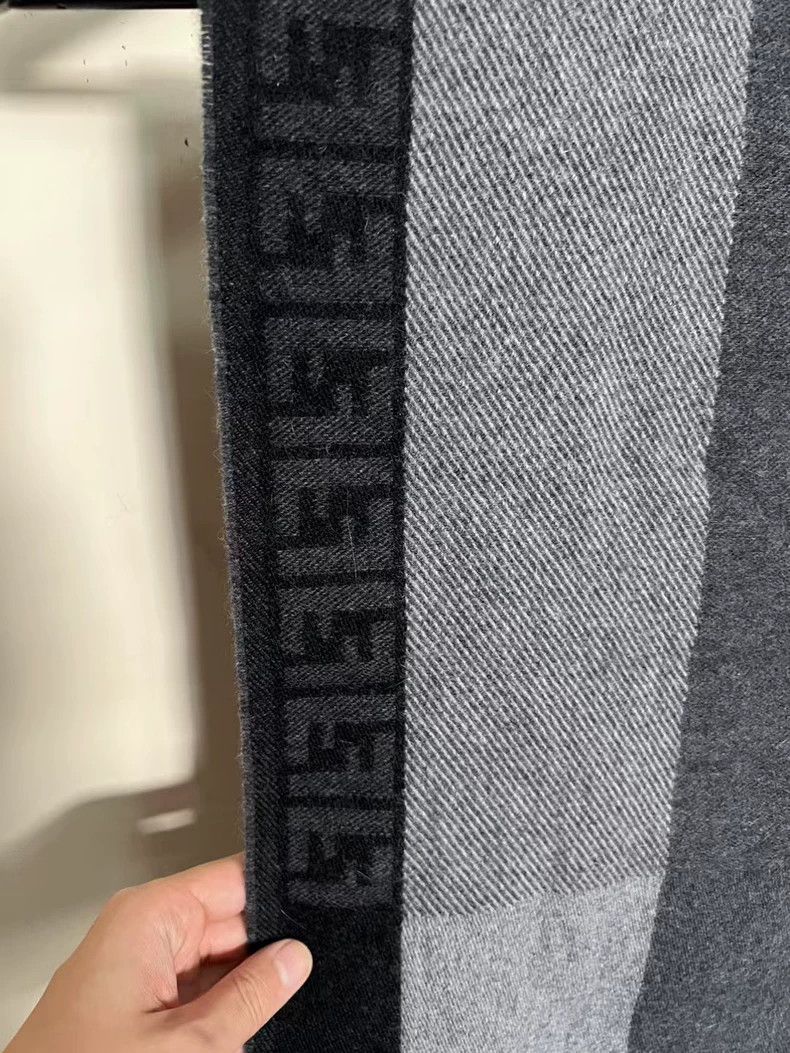 Fendi Fendi Grey FF logo letter scarf Size ONE SIZE - 2 Thumbnail