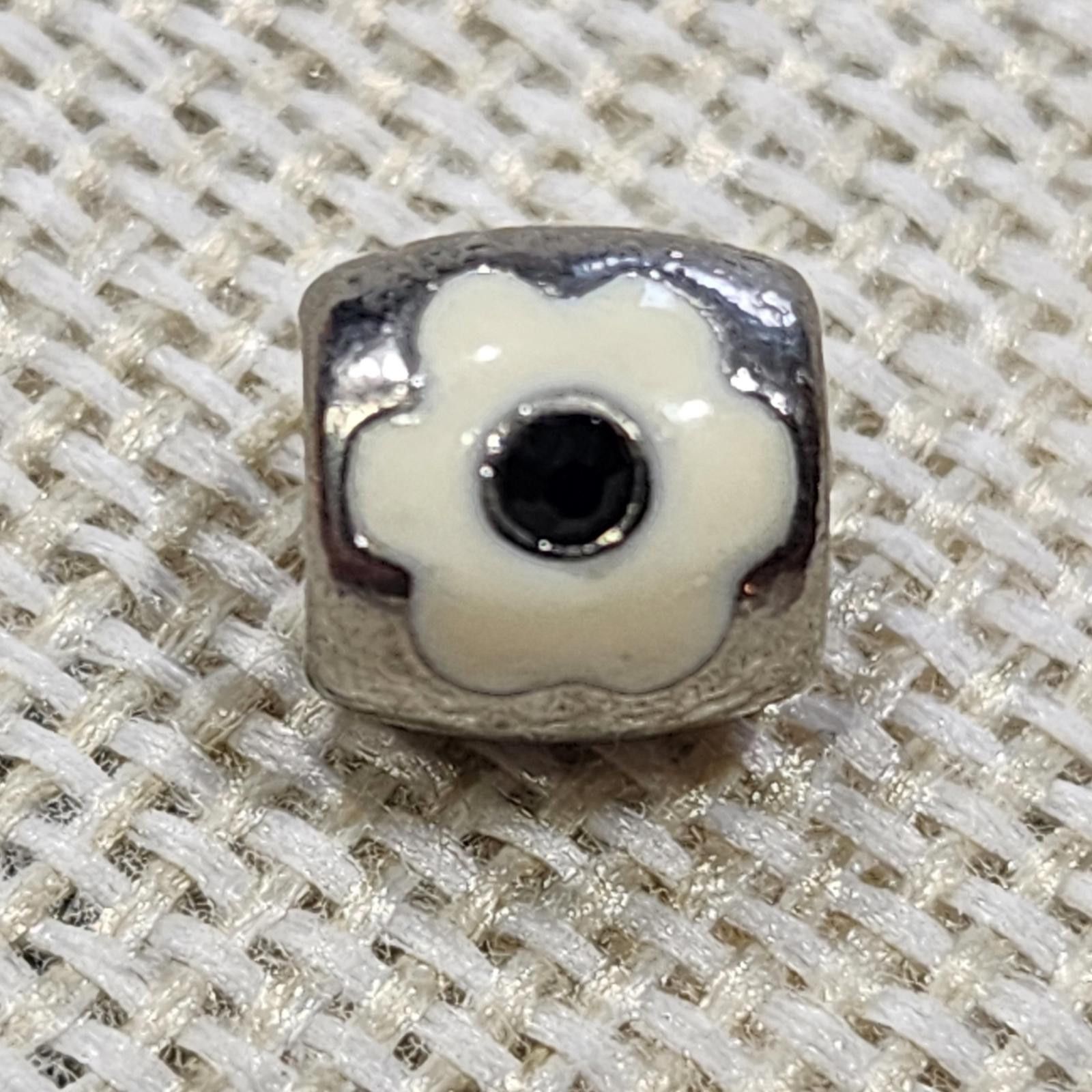 Unknown London Silver Tone Flower Bead Charm Size ONE SIZE - 1 Thumbnail