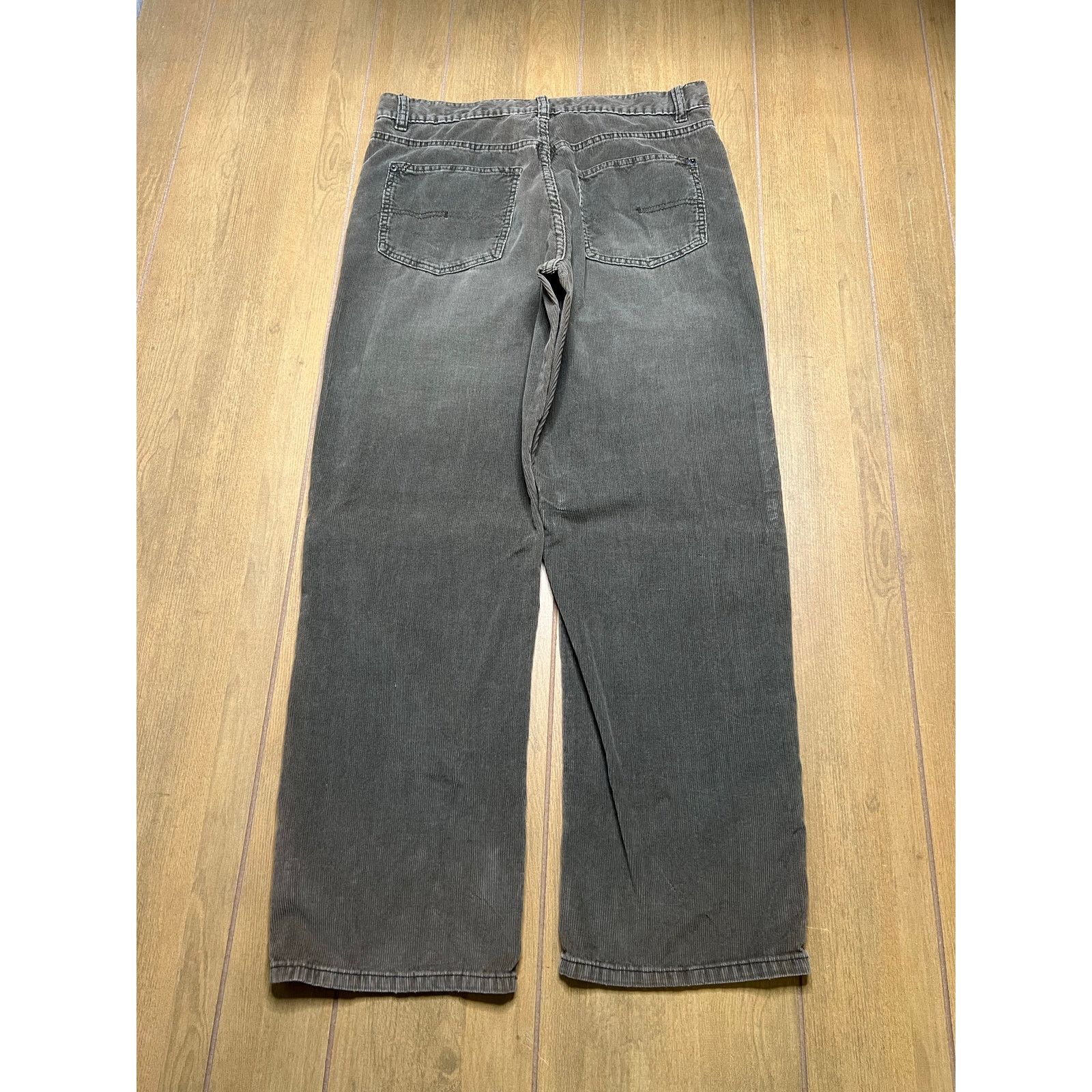 Calvin Klein Vintage Calvin Klein Corduroy Jean Sz 33x30 Straight Leg Y2K Size US 33 - 6 Thumbnail