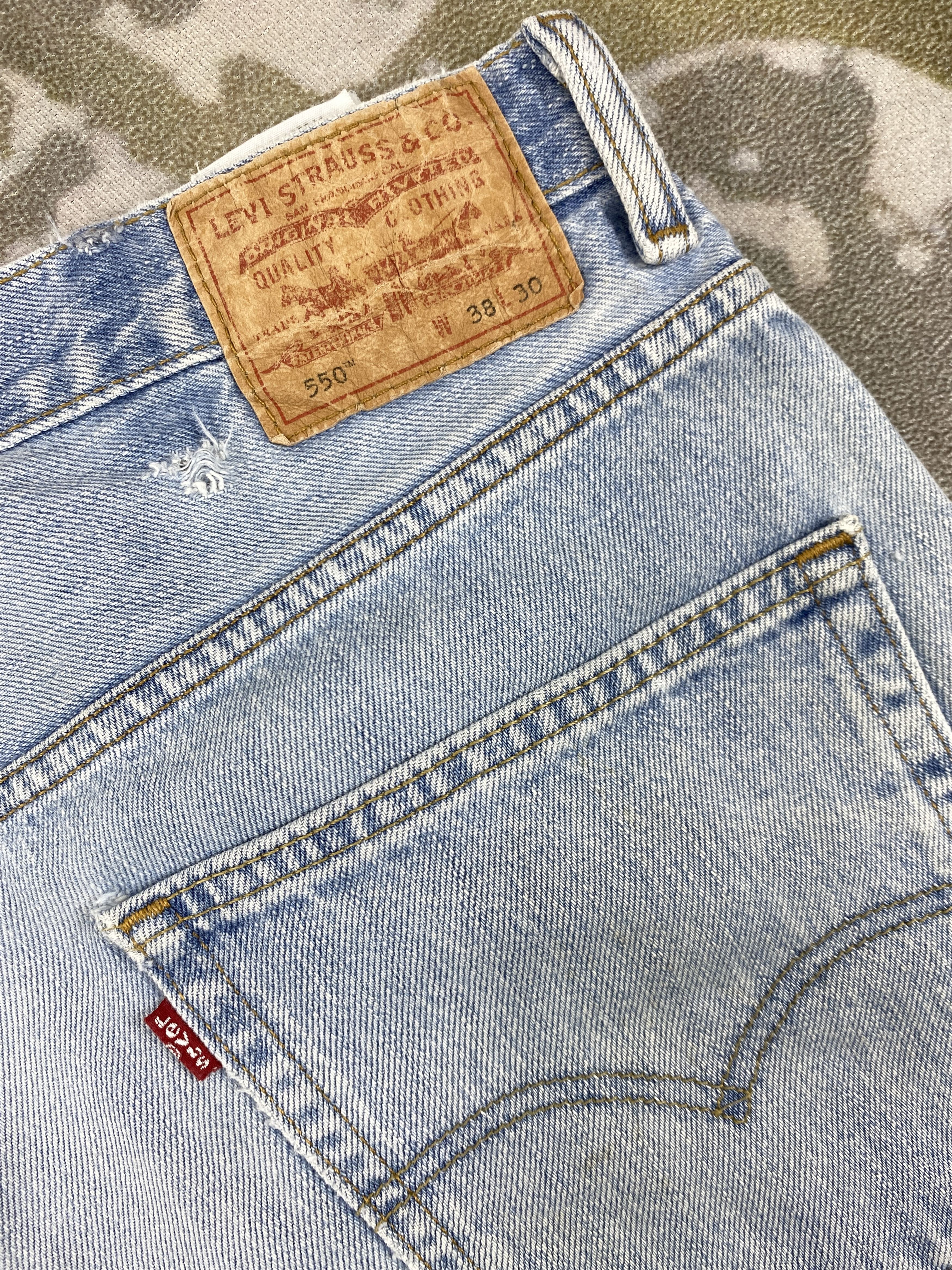 Levi's Light Wash Vintage Levi's 550 Denim 37 x 28.5 -JN709 Size US 37 - 13 Thumbnail