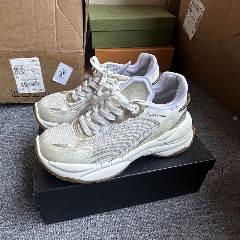 Louis Vuitton Louis Vuitton Run 55 Casual Sneakers for Women 0079 Size US 7 / IT 37 - 1 Thumbnail