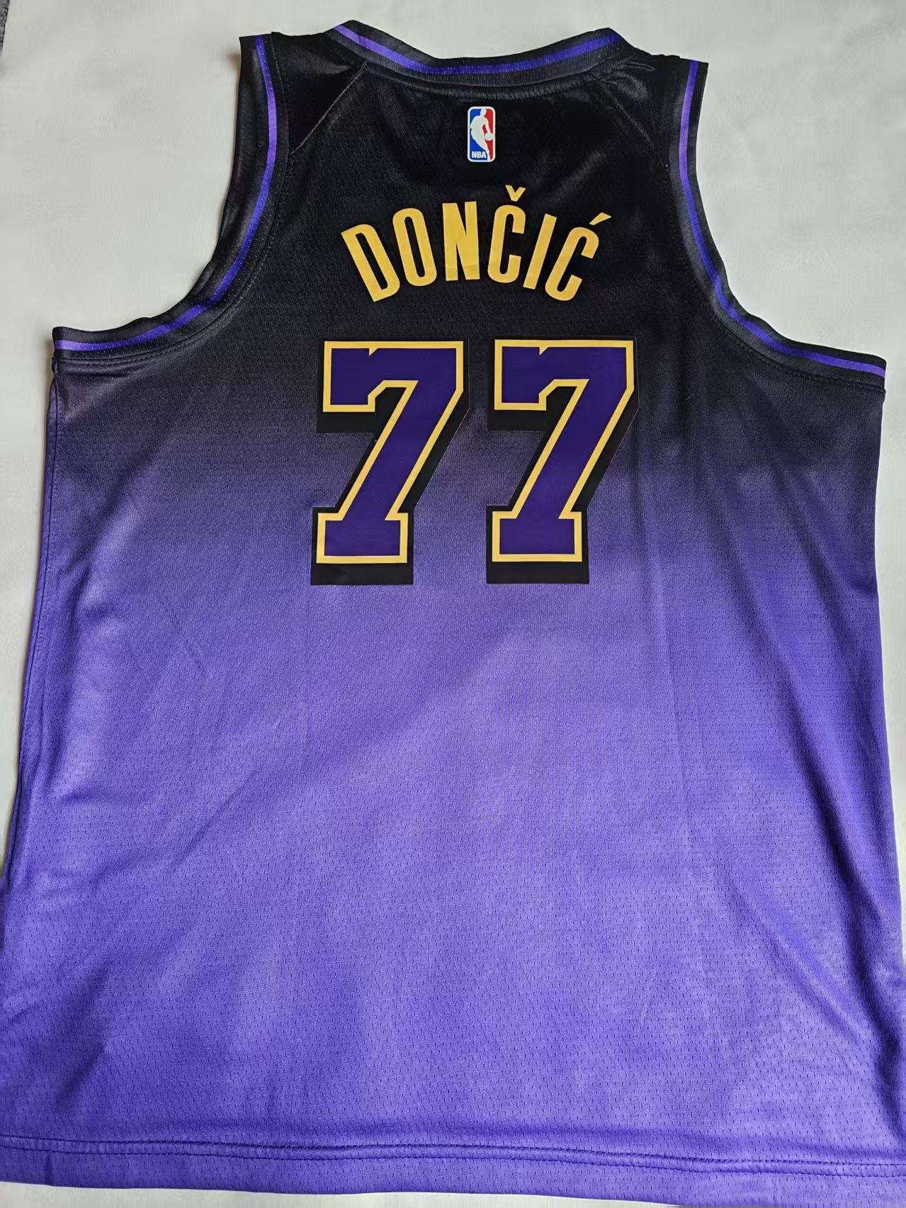 NBA Los Angeles Lakers 77 Luka Dončić Jersey | Grailed