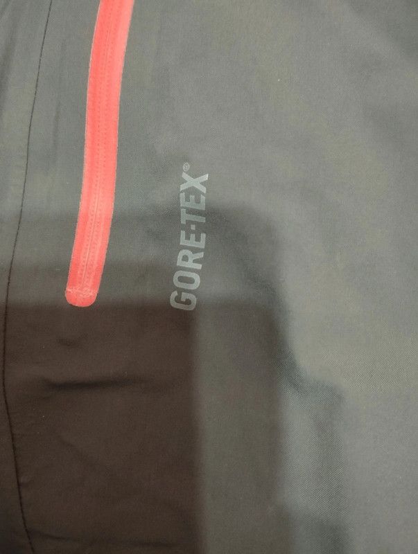 Haglofs Haglofs Roc Fiction GTX trekking jacket with Gore-Tex L Size L / US 10 / IT 46 - 3 Thumbnail