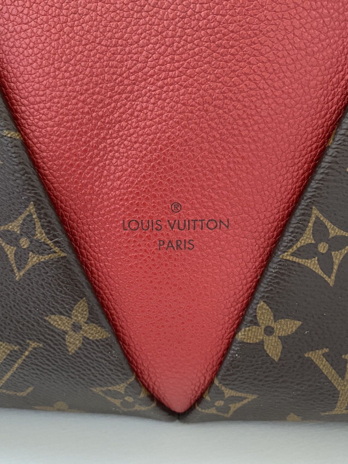 Louis Vuitton Authentic Louis Vuitton V Tote BB Size ONE SIZE - 11 Thumbnail