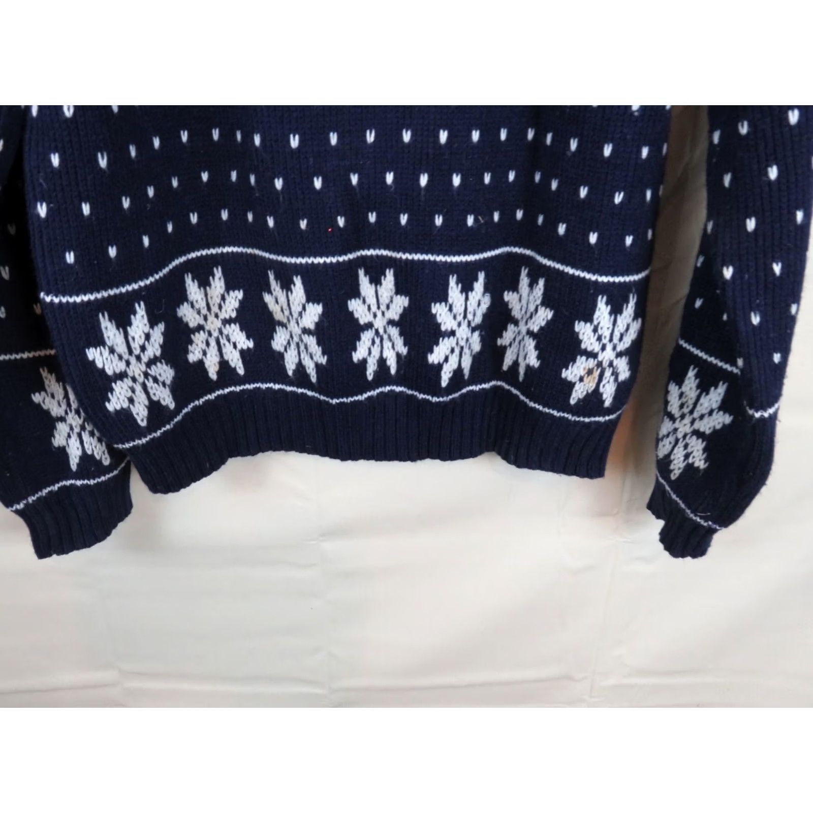 Vintage VINTAGE Snowflake Christmas Sweater Women Medium M Knit Design Retro Hobo JC Penney Size M / US 6-8 / IT 42-44 - 2 Thumbnail