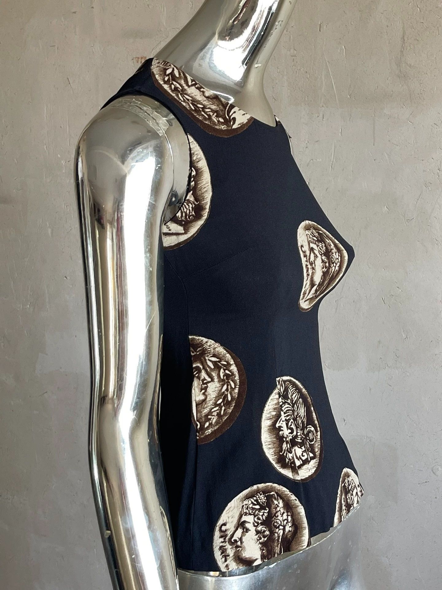 Dolce & Gabbana D&G Vintage Y2K Portrait Coin Sleeveless Top 36 (S) Size XS / US 0-2 / IT 36-38 - 3 Thumbnail