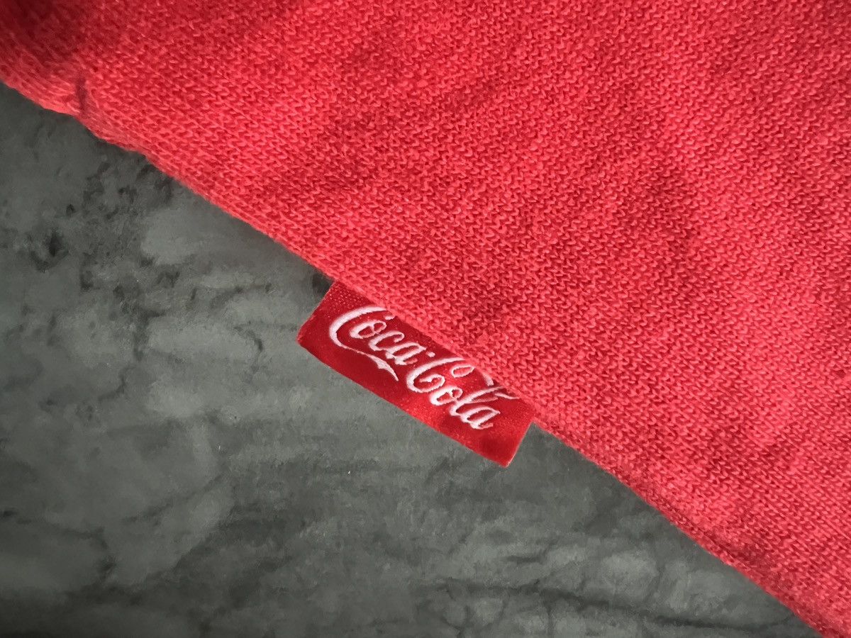 Coca Cola CoCa CoLa : GU Collab Center Logo Red Size US L / EU 52-54 / 3 - 9 Thumbnail