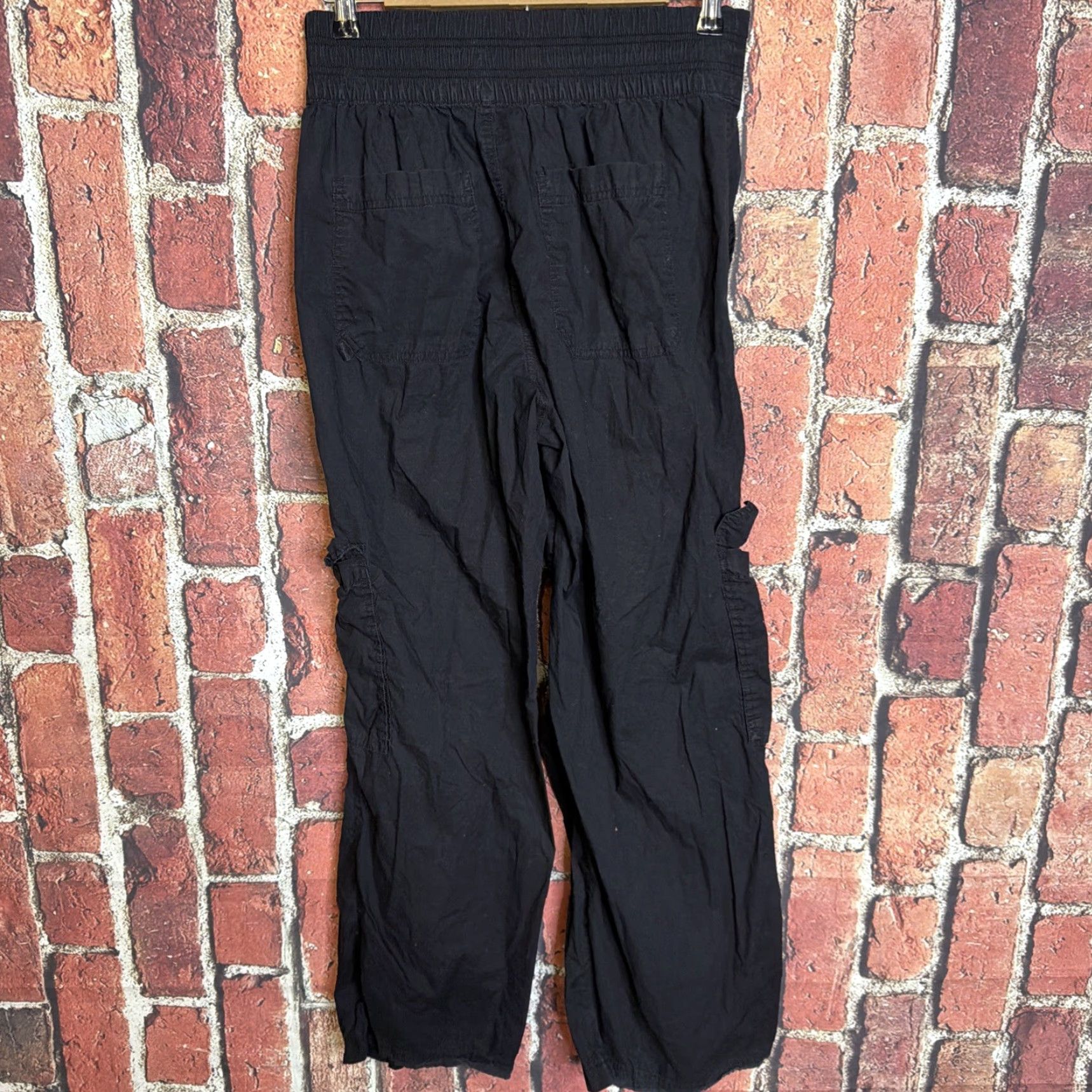 Vintage Aerie Women's Cargo Joggers Black Elastic Waist Drawstring Size S Pockets Jogger Tapered Casual Athleisure Pants Size 28" / US 6 / IT 42 - 3 Thumbnail