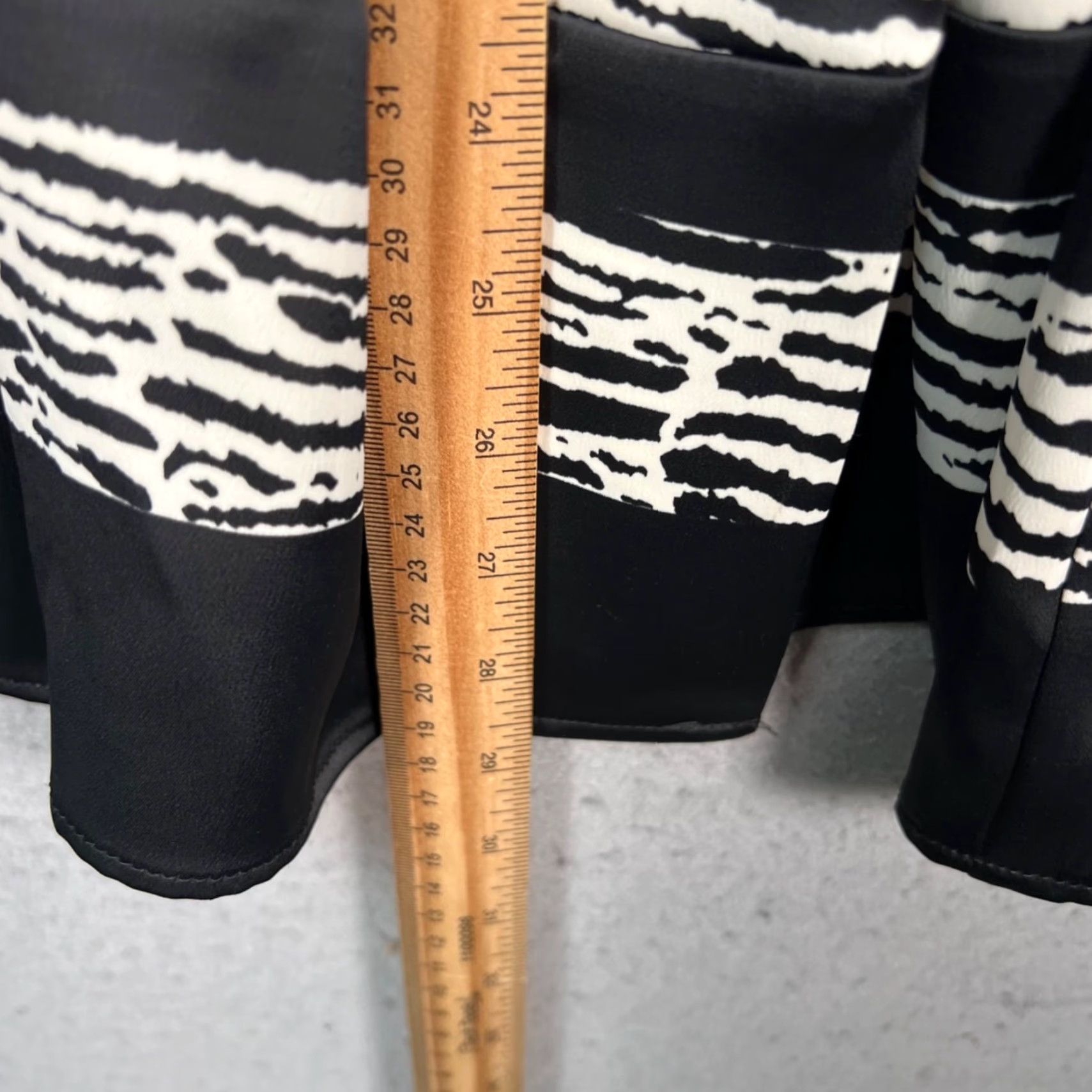 H&M H&M Womens Midi Skirt Zebra Print Elastic Waist Lightweight Black & White Size 2 Casual A-Line Size 26" / US 2 / IT 38 - 7 Thumbnail
