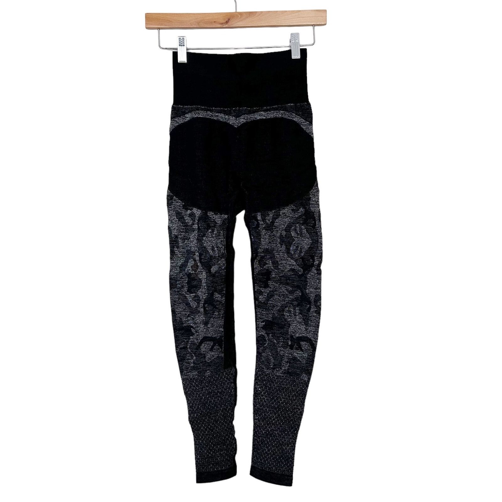Other Engineered Life Black Camo Legging Sports Bra Matching Set M Size 30" / US 8 / IT 44 - 7 Thumbnail