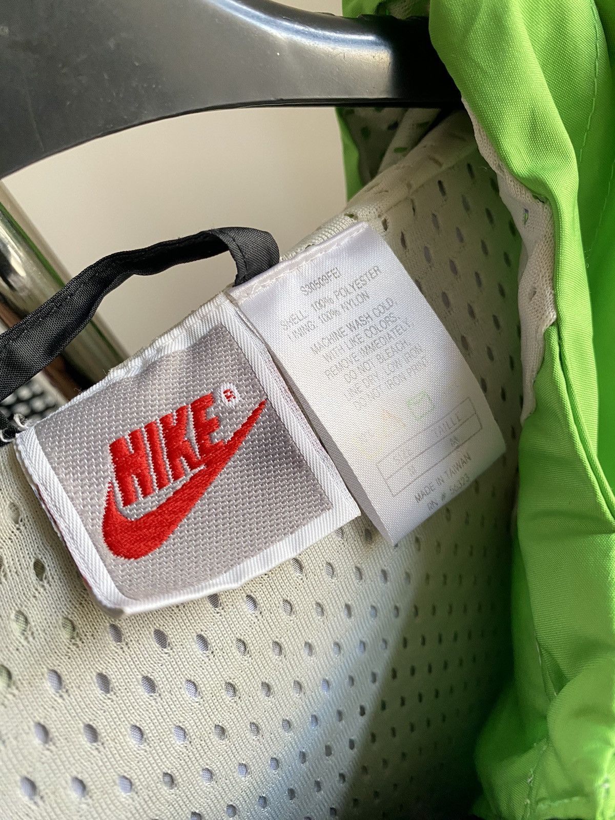 Nike Rare Vintage Nike Jacket Size US L / EU 52-54 / 3 - 5 Thumbnail