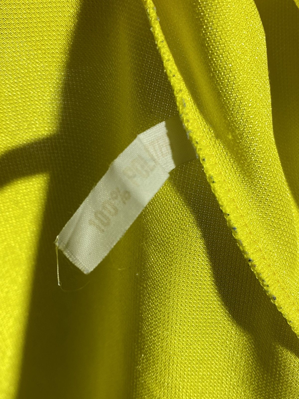Umbro Vintage Umbro Brazil National Team 1994 Home Soccer Jersey Size US L / EU 52-54 / 3 - 13 Thumbnail