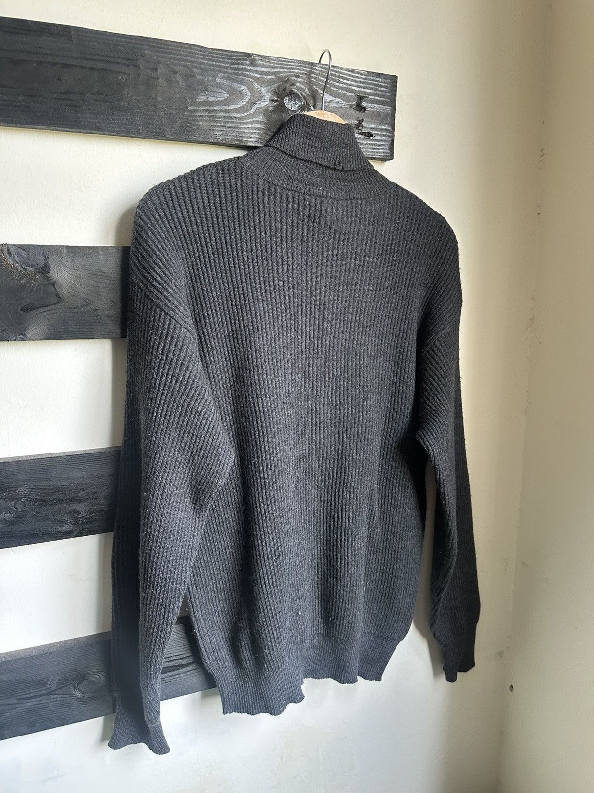 Versace × Vintage Vintage Gianni Versace Turtleneck Pleated Knit Sweater Size US L / EU 52-54 / 3 - 3 Thumbnail