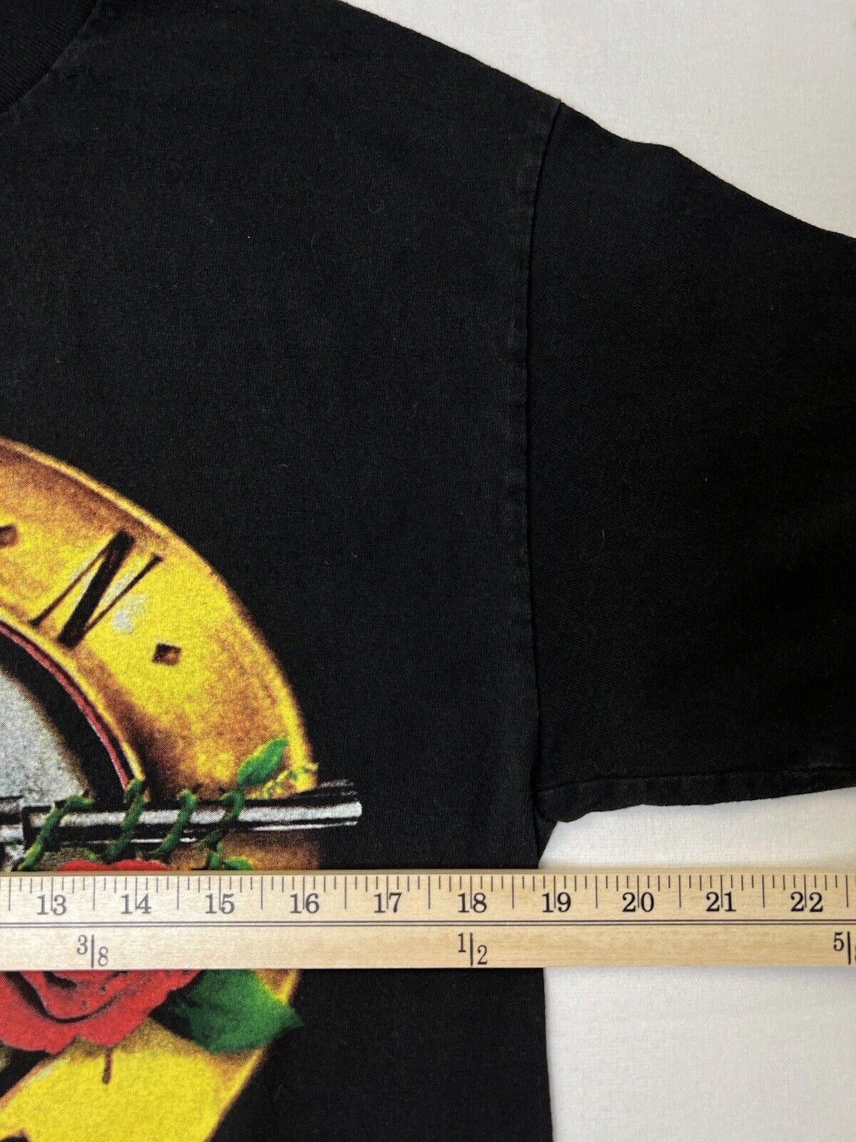 Designer Authentic Guns N' Roses 2017 Tour T-Shirt Mens L Band Tee Size US L / EU 52-54 / 3 - 3 Thumbnail