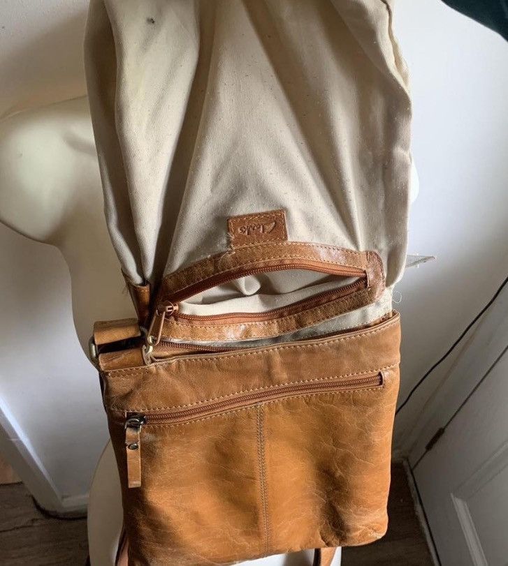 Clarks Clarks Brown Leather Crossbody Handbag adjustable StrapVGC Size ONE SIZE - 6 Thumbnail