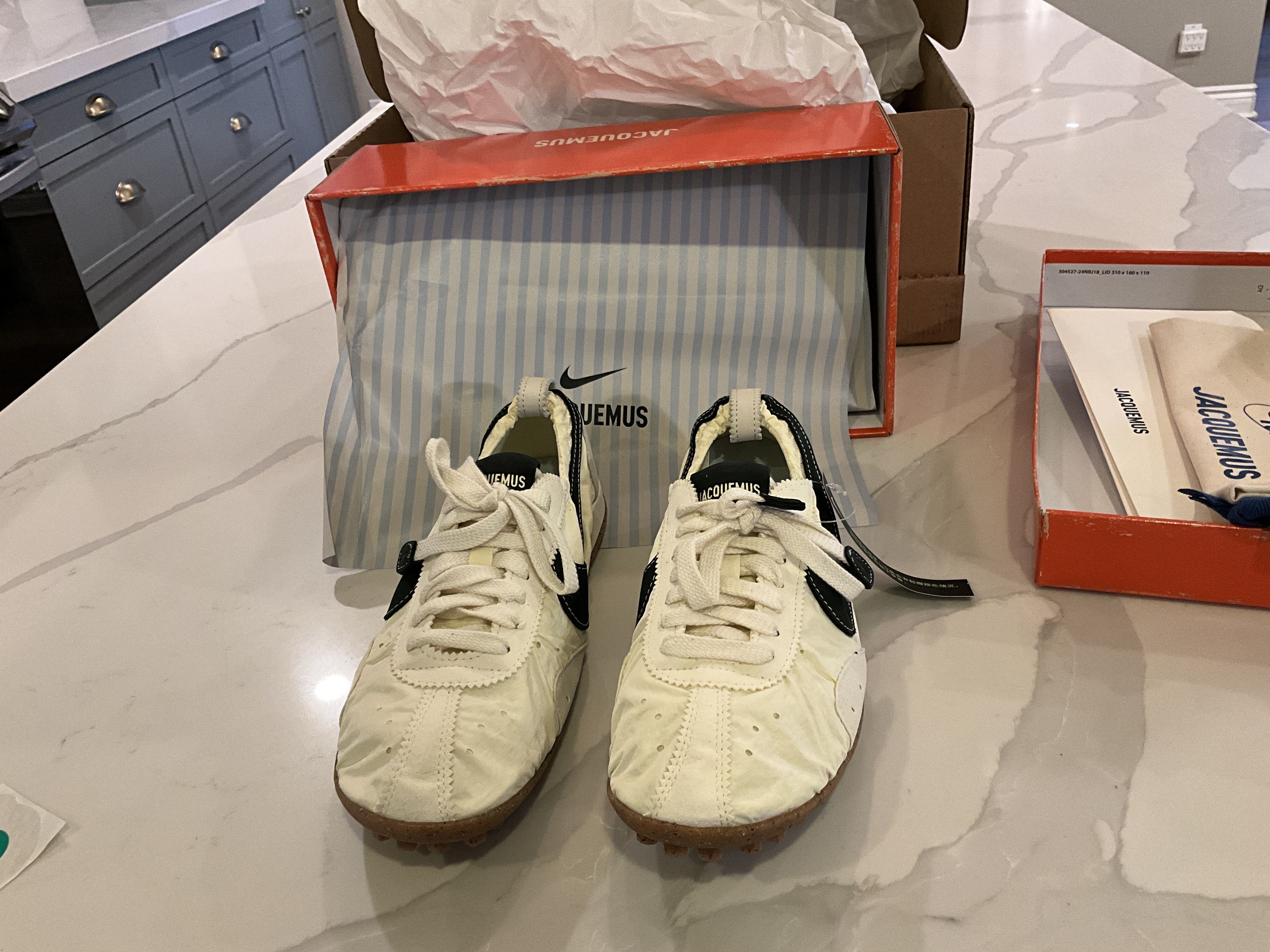 Moon Shoe Nike JACQUEMUS Pale Yellow