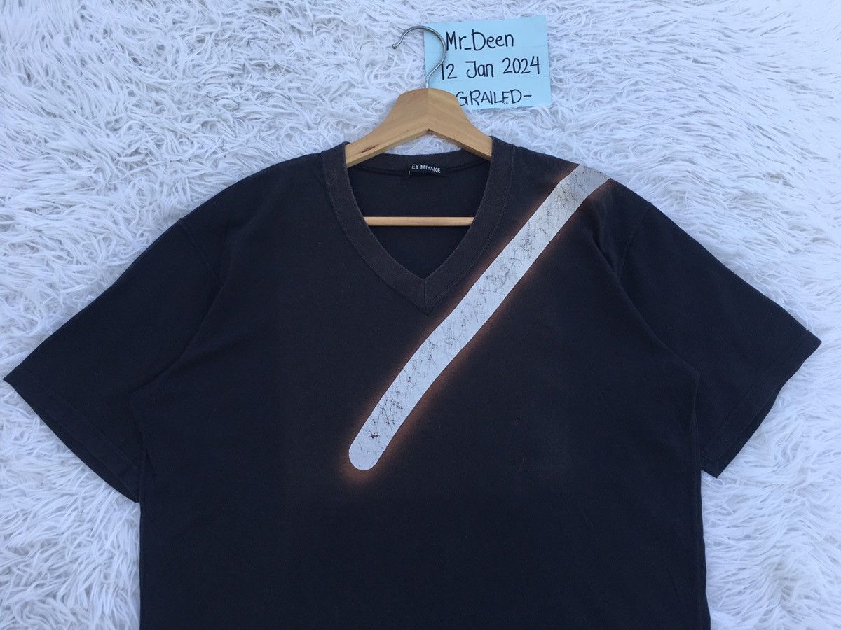 Issey Miyake Rare Vintage Issey Miyake V Neck Tshirt Size US M / EU 48-50 / 2 - 5 Thumbnail