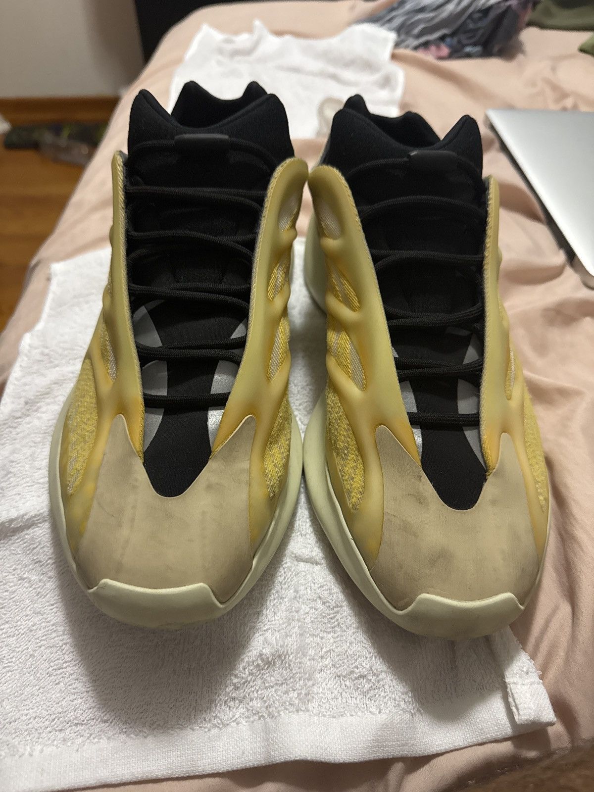 Adidas Yeezy 700 Size US 13 / EU 46 - 3 Thumbnail