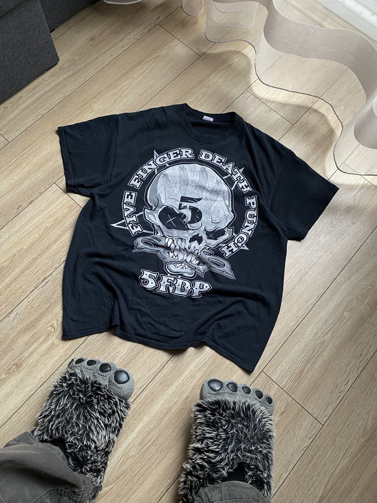 Band Tees × Vintage 🎸5FDP FIVE FINGER DEATH PUNCH VINTAGE 00’s TEE „ONE TWO F U” Size US XL / EU 56 / 4 - 2 Thumbnail