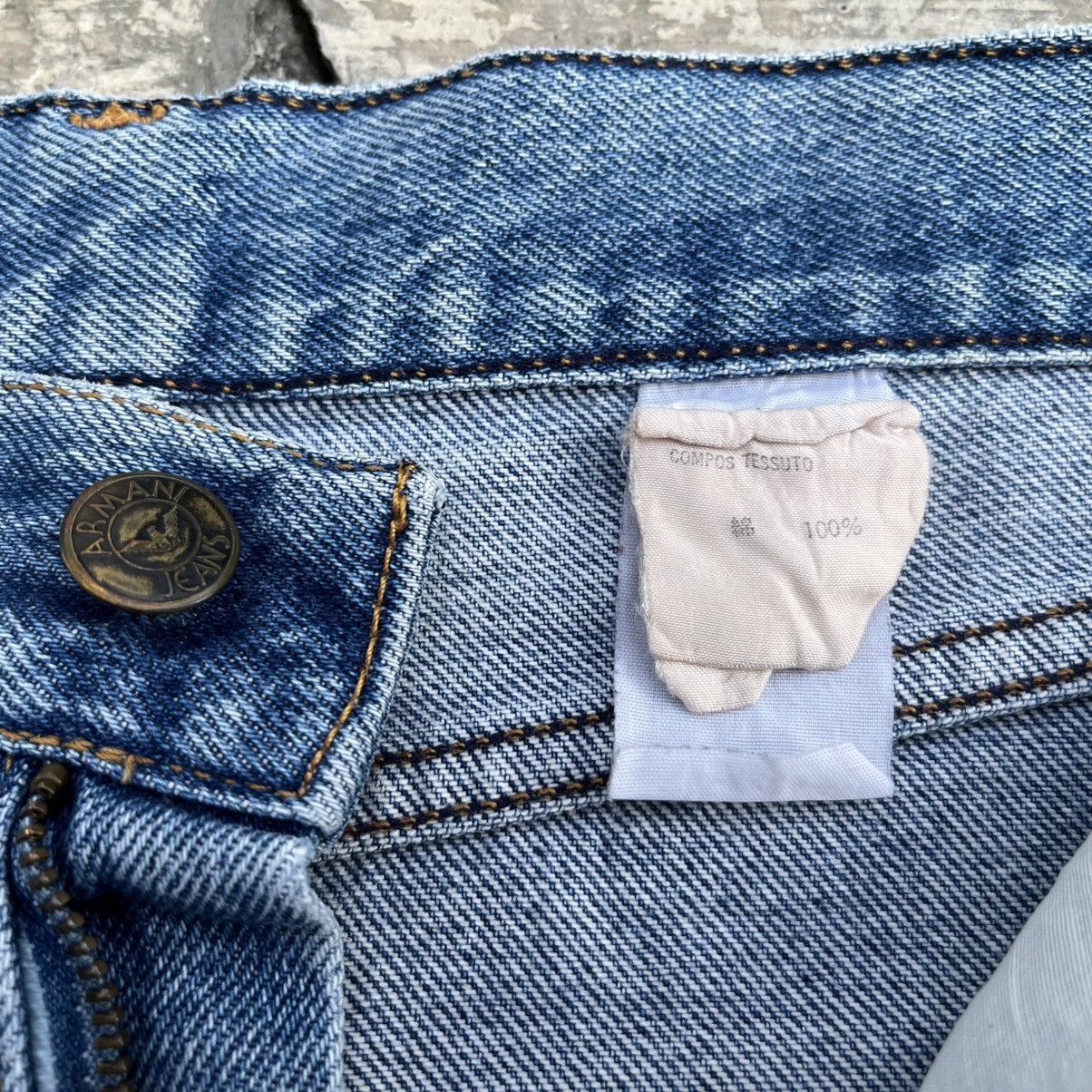 Giorgio Armani 90s Armani Jeans Light Wash Denim Jeans Size US 26 / EU 42 - 9 Thumbnail