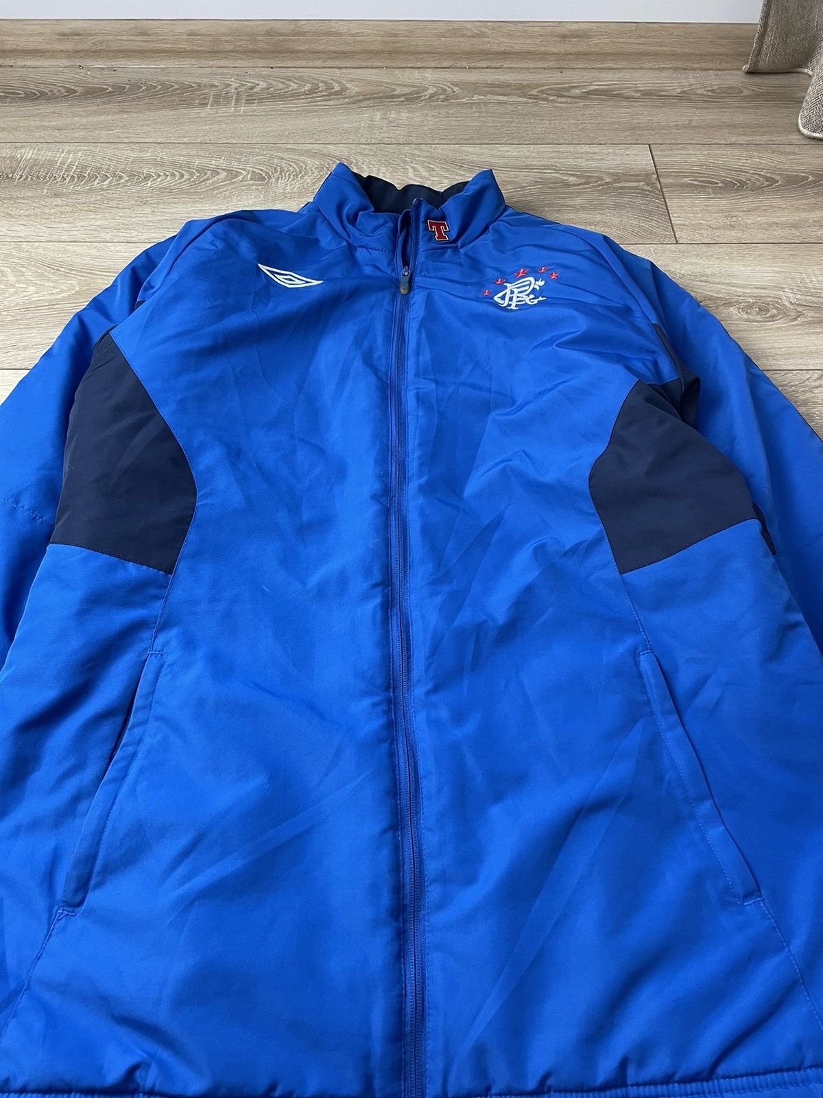Umbro Glasgow Rangers Home football Umbro Puffer jacket L Men Size US L / EU 52-54 / 3 - 4 Thumbnail