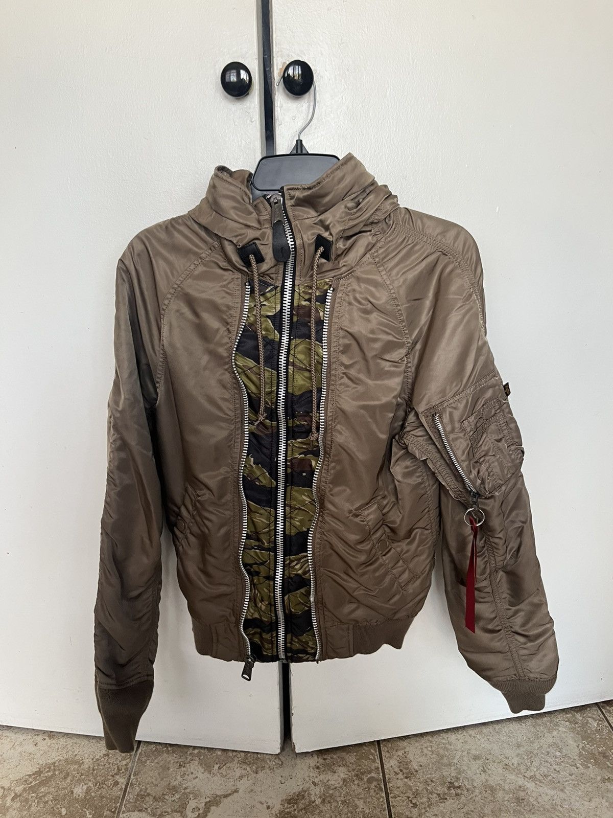 URBAN RESEARCH（アーバンリサーチ）の「ALPHA INDUSTRIES×URBAN