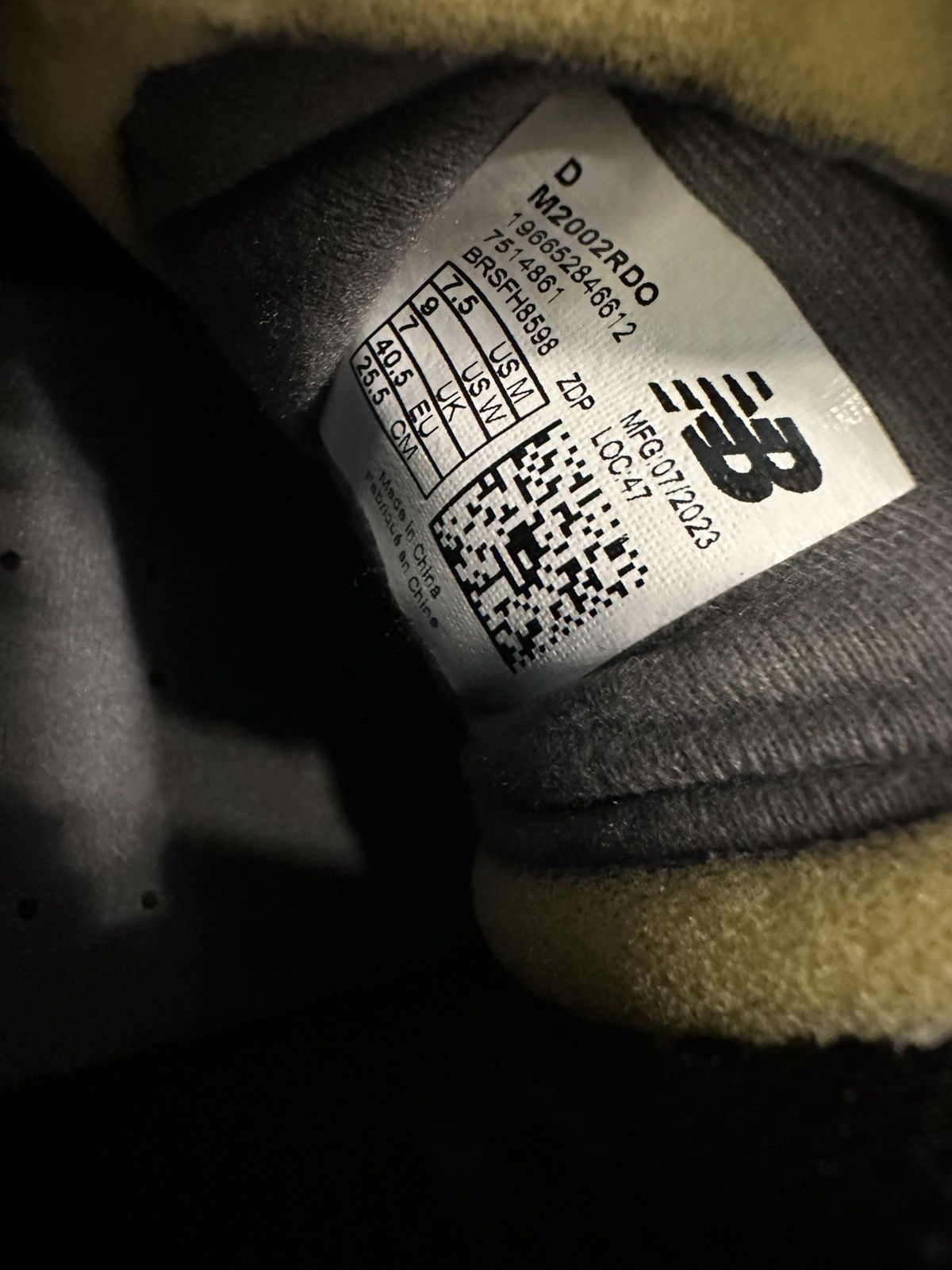 New Balance NB 2002R Size US 7.5 / EU 40-41 - 6 Thumbnail