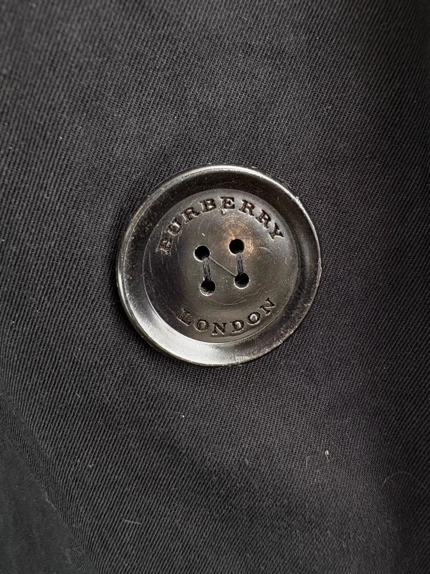 Burberry BURBERRY Black Double-Breasted Trench Coat Size US M / EU 48-50 / 2 - 3 Thumbnail