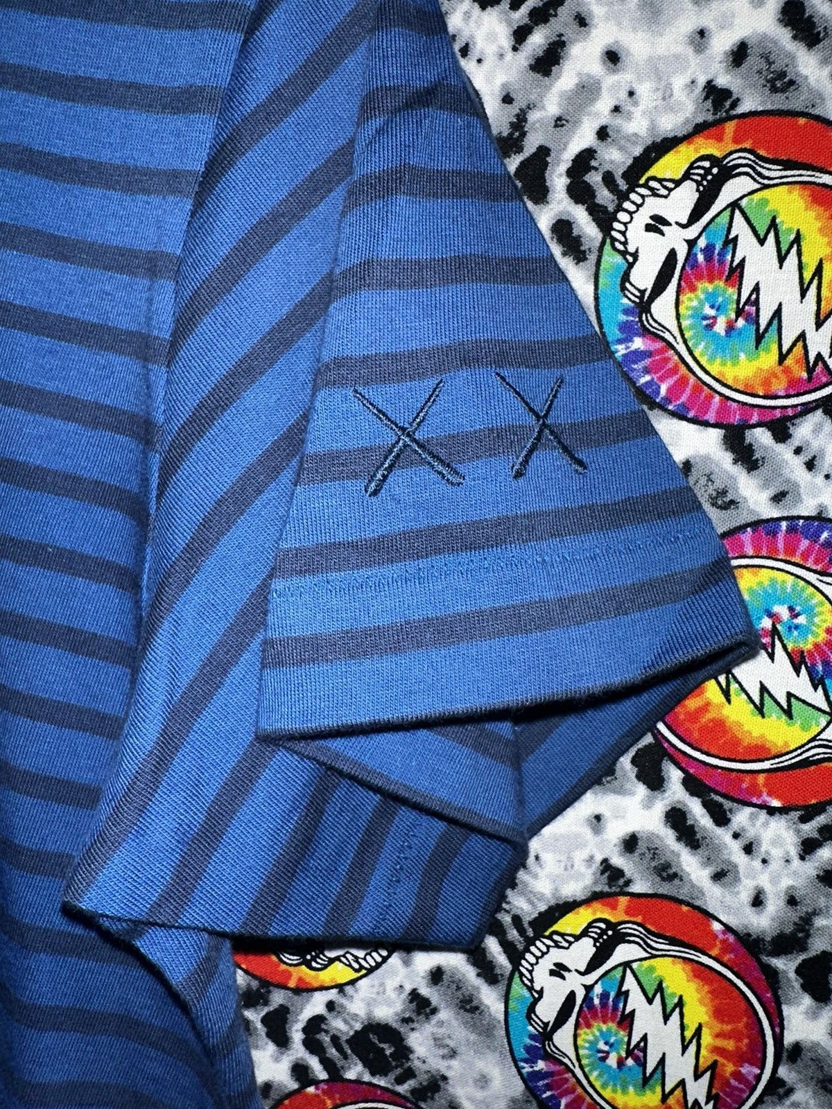 Kaws × Uniqlo KAWS x Uniqlo BFF Striped Tee Kids Size US XXS / EU 40 - 4 Thumbnail