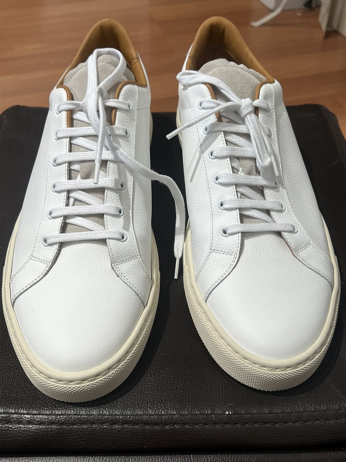 Common Projects Common Projects Retro Low Profile White Size 10.5 Size US 10.5 / EU 43-44 - 1 Thumbnail